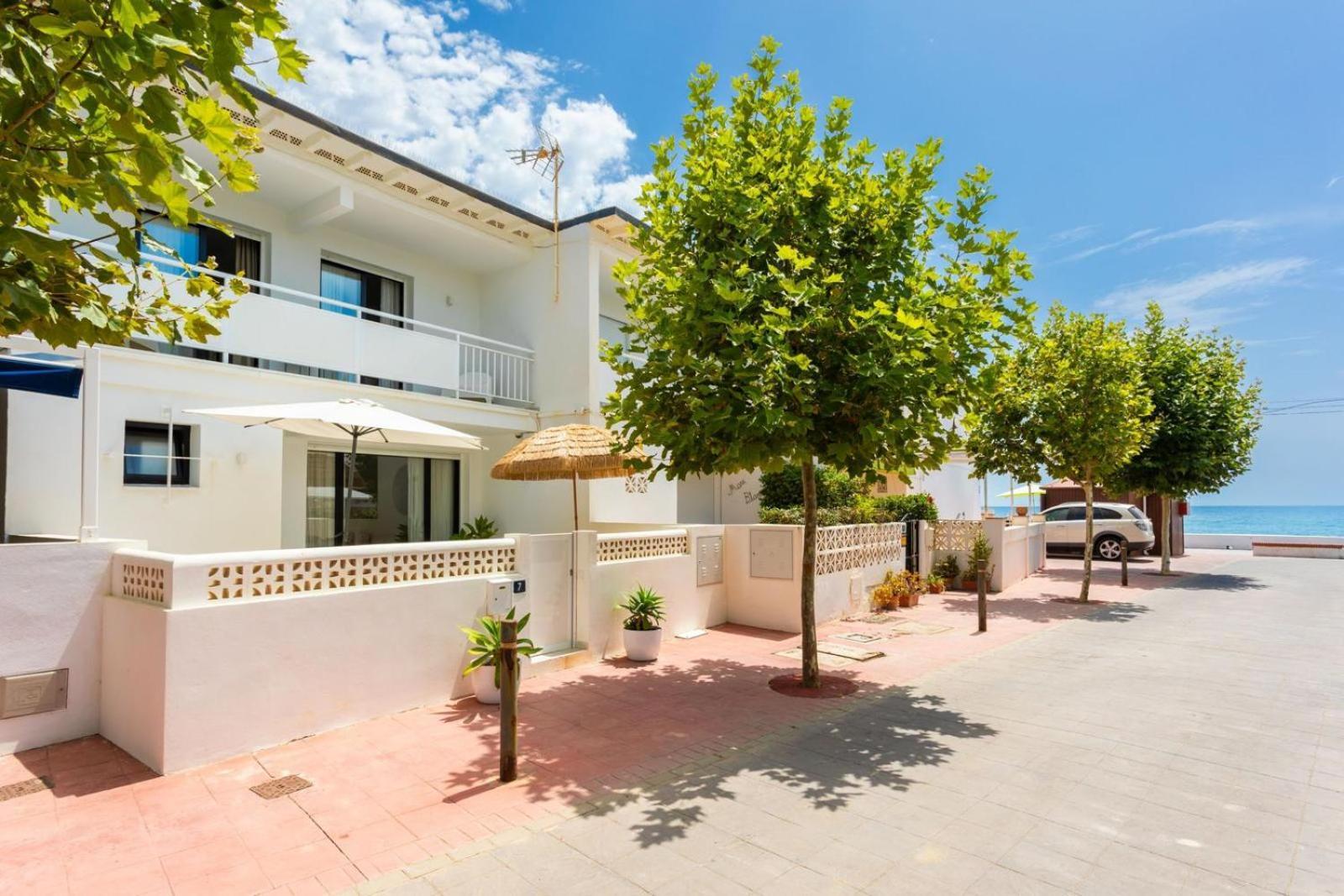 La Cala Beach Home - Beachfront Few Steps Away From Sandy Beach La Cala De Mijas Exterior photo
